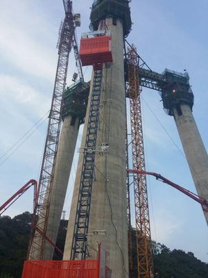 기울기 33m/min 2000KG 건설물질 들어올림 호스트 자동 착륙 시스템