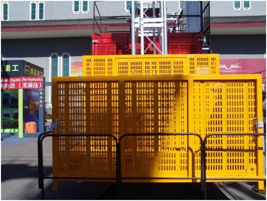 열 가연 마스트 21m/min 2000kg 랙과 피니온 재료 건설 호스트